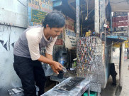 Perluasan Ganjil Genap Bawa Berkah buat Pedagang Plat Nomor Kendaraan