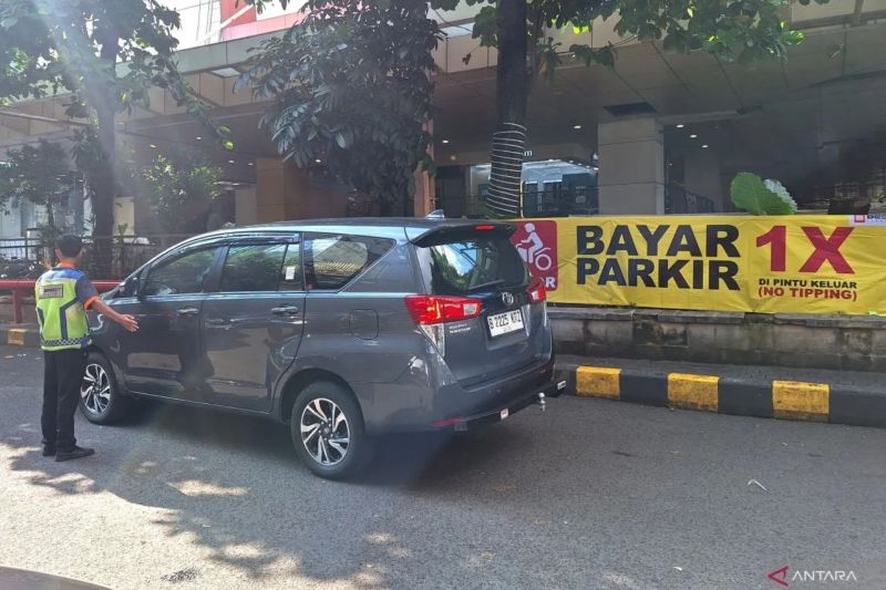 Berantas Jukir Parkir Liar di Blok M, Pemkot Jaksel Ajari Warga Jangan Mau Bayar
