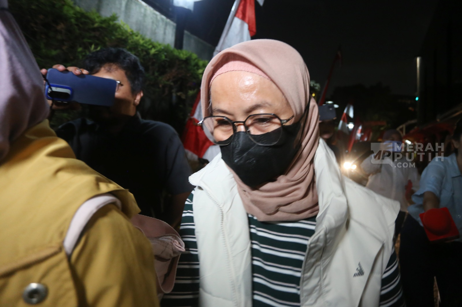 Terjaring OTT, Istri Bupati Pemalang Anom Widiyantoro Tiba di Gedung KPK Jakarta