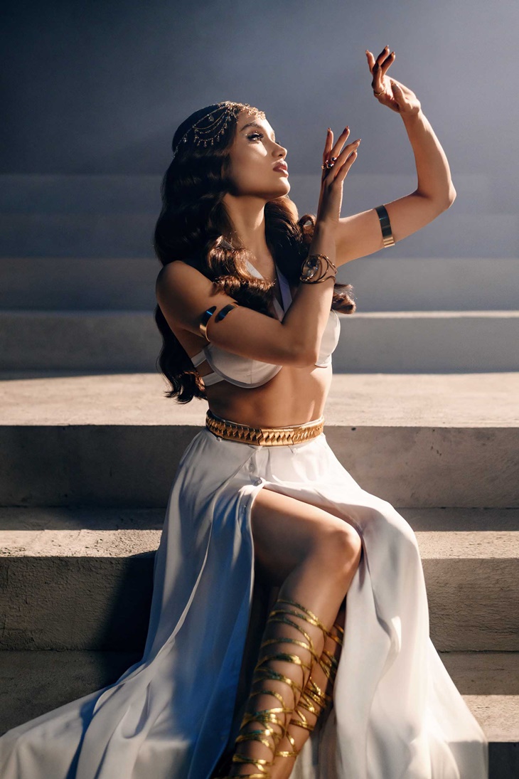 Cinta Laura Rilis 'It's You', Ajak Perempuan Kuat Saat Putus Cinta