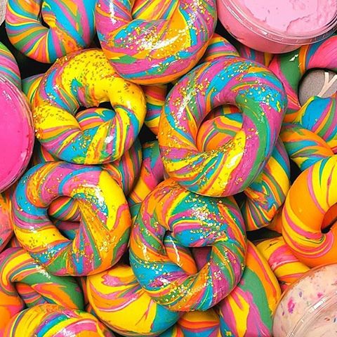 Roti Bagel Pelangi (Instagram @bagelrainbow)