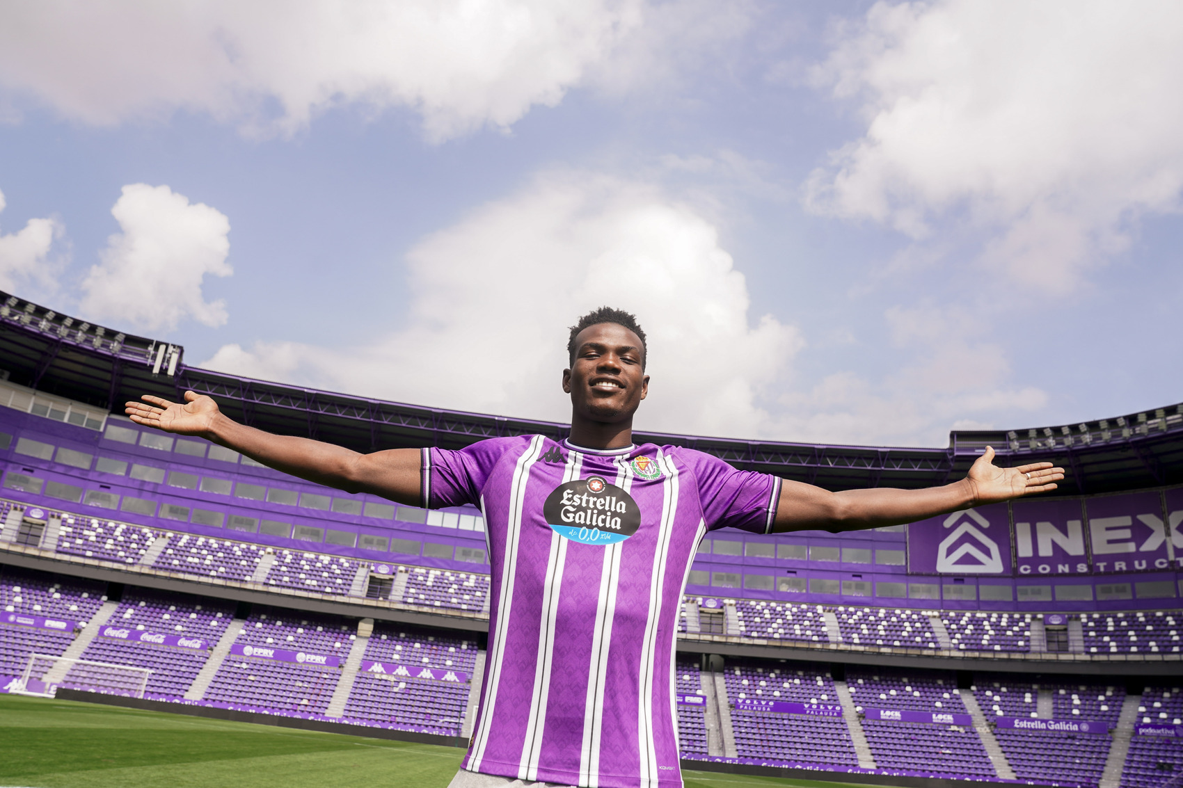 Kena Lagi, Manchester City Dituduh Main Curang untuk Rekrut Bek Muda Real Valladolid