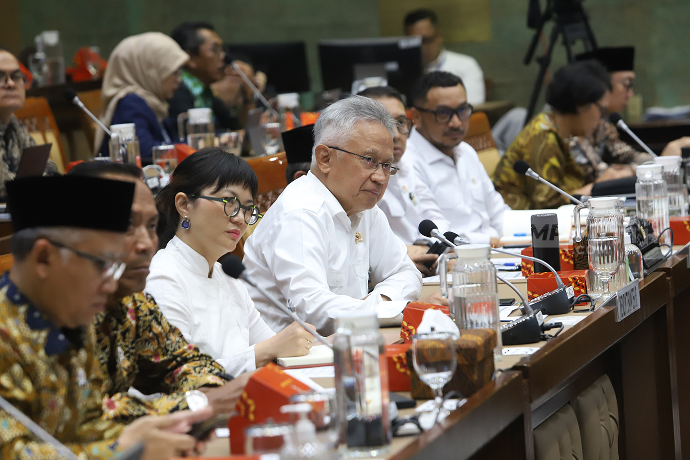 Raker Perdana Mendikdasmen, Mendiktisaintek, dan Menbud dengan Komisi X DPR