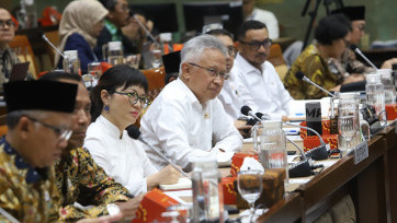 Raker Perdana Mendikdasmen, Mendiktisaintek, dan Menbud dengan Komisi X DPR