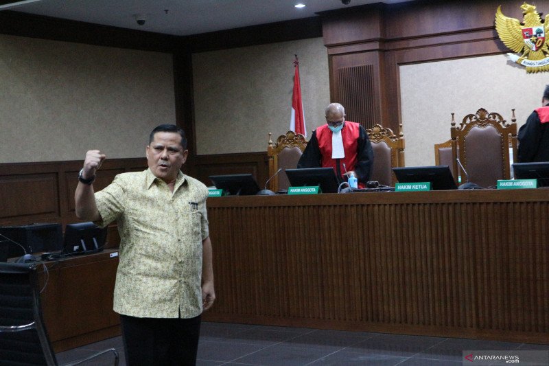 Mantan Kadiv Hunter Polri, Irjen Napoleon Bonaparte divonis 4 tahun penjara ditambah denda Rp100 juta subsider 6 bulan kurungan, di Pengadilan Tindak Pidana Korupsi Jakarta, Rabu (10/3). (ANTARA/Desca Lidya Natalia)