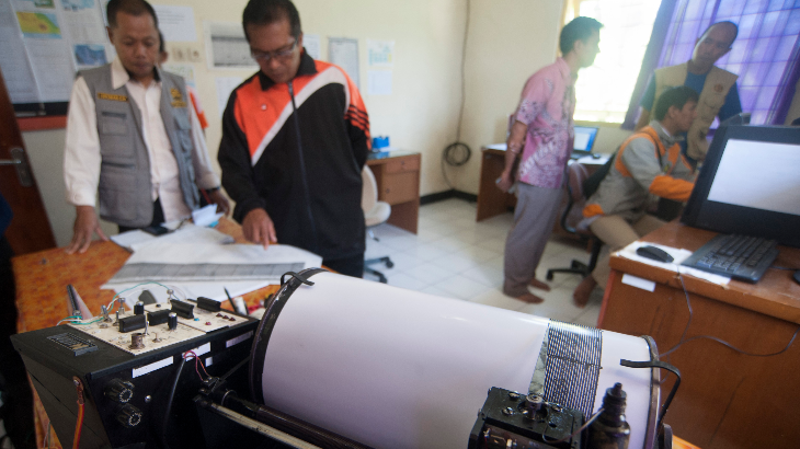 BNPB Perpanjang Status Darurat Gunung Agung