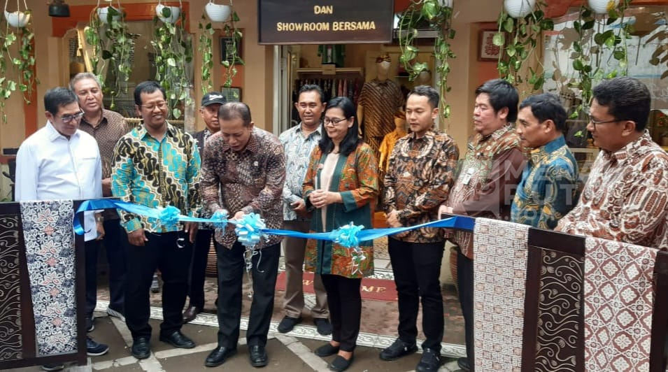 Ancaman Gempuran Produk Impor, Kementerian Koperasi Dorong UU Perlindungan Industri Tekstil