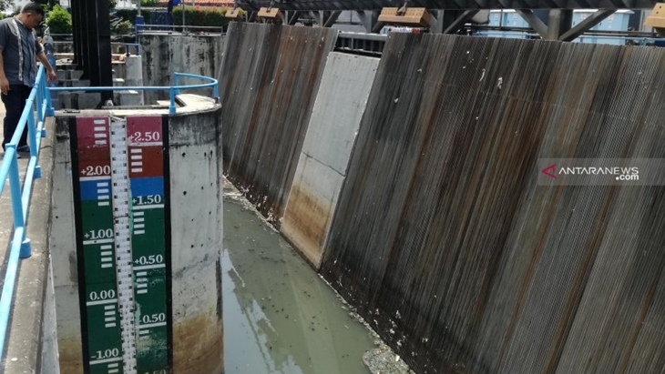 Waspada Banjir Jakarta, Status Pintu Air Pasar Ikan Naik Siaga 2