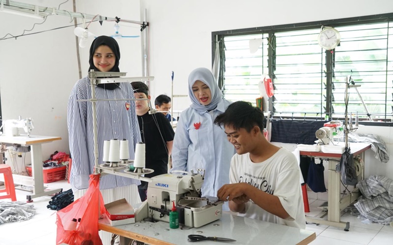 Nur Asia Uno, istri Sandiaga Uno)