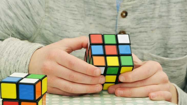 Permainan Rubik. (Pixabay/congerdesign)
