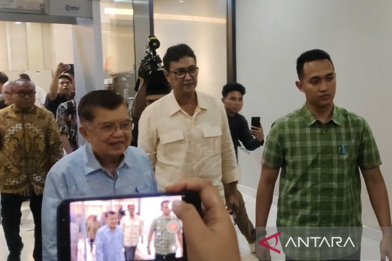 Geram Dituduh Bohir Ijazah Palsu Jokowi, JK Polisikan Rismon Sianipar