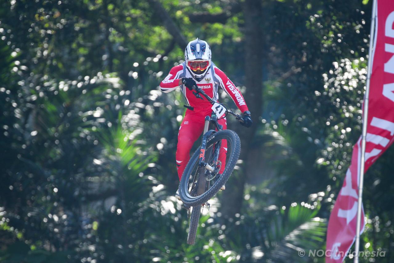 SEA Games 2025 Thailand: Aksi Sepeda Downhill Putra Indonesia Raih Medali Perak