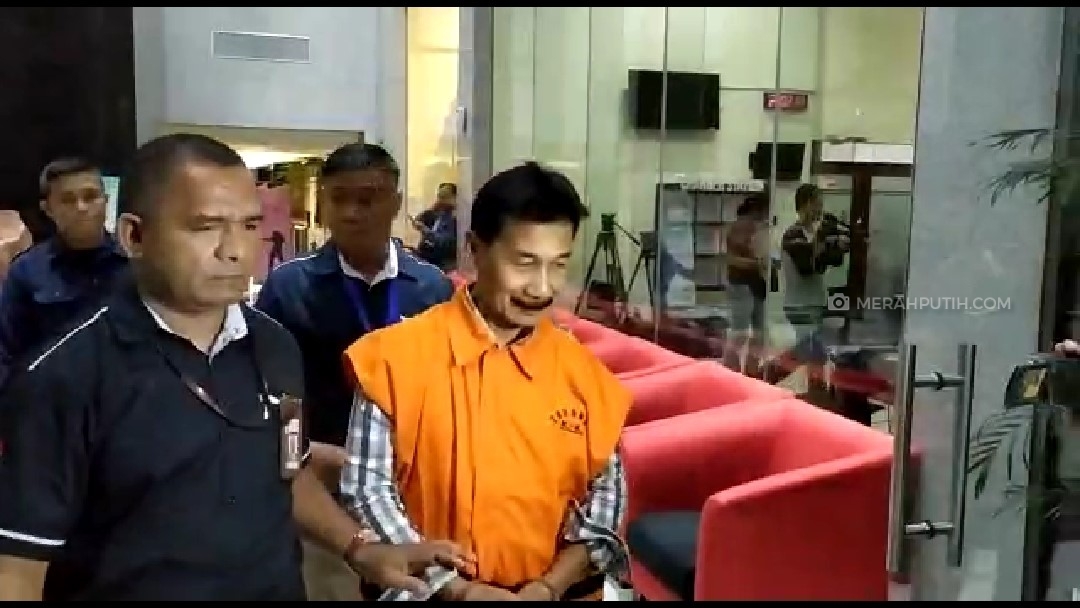 KPK Tahan Bupati Solok Selatan