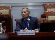 Capim KPK Ibnu Basuki Dicecar soal Larang Wartawan Liput Sidang Kasus e-KTP