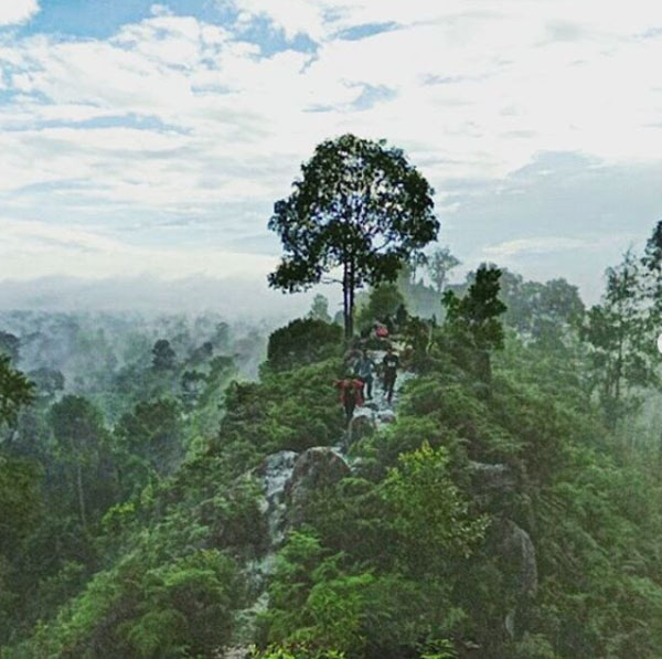 dinding batu samboja