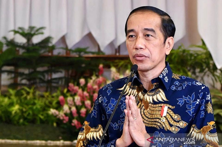 Presiden Joko Widodo ketika membuka acara Sarasehan 100 Ekonom Indonesia yang dilakukan melalui konferensi video dari Istana Negara, Jakarta, pada Kamis (26/8/2021). ANTARA/HO-Biro Pers Setpres/Rusman/aa. (Handout Biro Pers Sekretariat Presiden/Rusman)