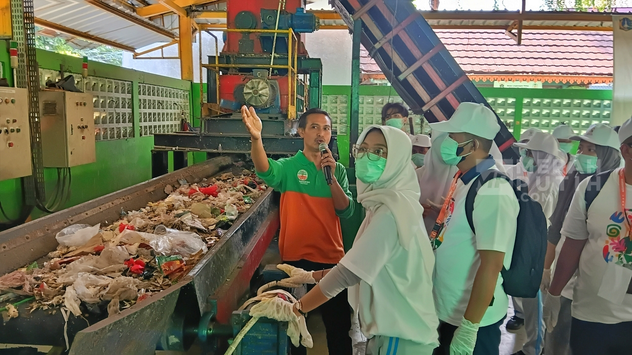 Jakarta Ecotourism Festival 2026 Ajak Siswa SMKN 33 Belajar Kelola Sampah Berkelanjutan