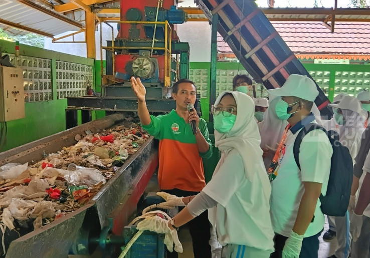 Jakarta Ecotourism Festival 2026 Ajak Siswa SMKN 33 Belajar Kelola Sampah Berkelanjutan