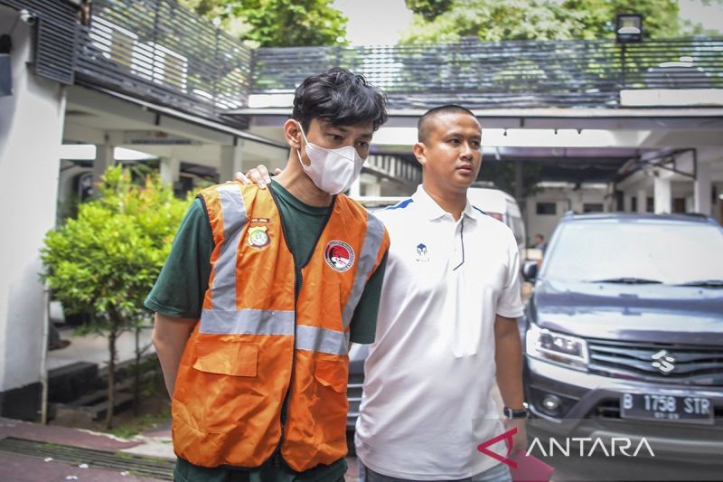 Arsip foto - Aktor Revaldo Fifaldi. ANTARA FOTO/Galih Pradipta/tom/aa.
