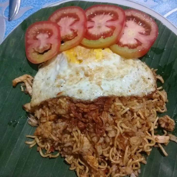 Nasi goreng Semarang. (Foto: Instagram/nasgorpaksis_smg)