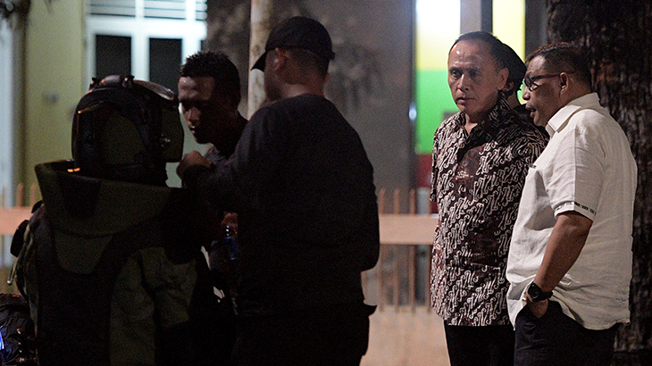 Tas Berisi Bom Lontong Milik Pelaku Penyerangan Diledakkan