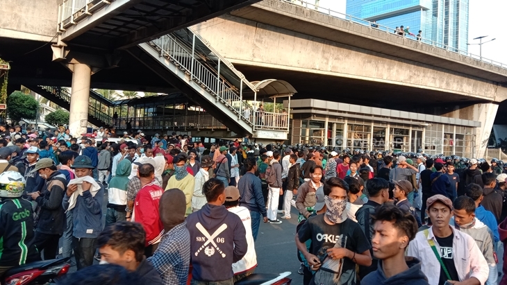 Ada Aksi Demo Pelajar, Toko dan Mini Market di Palmerah Tutup Mendadak