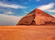 Pelancong Kini Dapat Menjelajahi Bagian Dalam Piramid ‘Bengkok’ Mesir