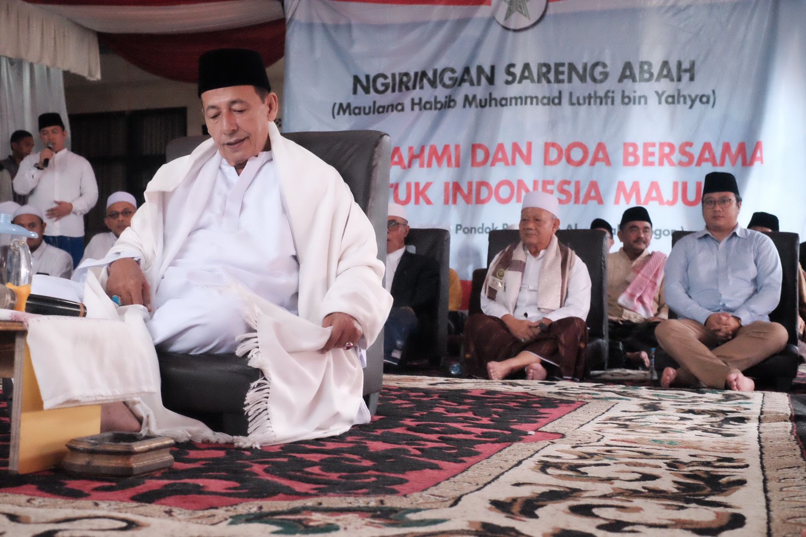 Keluarga Besar Bani Falaq Ngiring Sareng Habib Luthfi Deklarasi Dukung Prabowo-Gibran