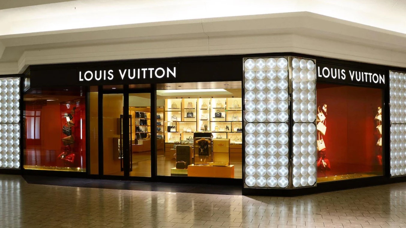 Kekurangan Pengrajin Barang Mewah, LVMH Latih 700 Peserta Magang