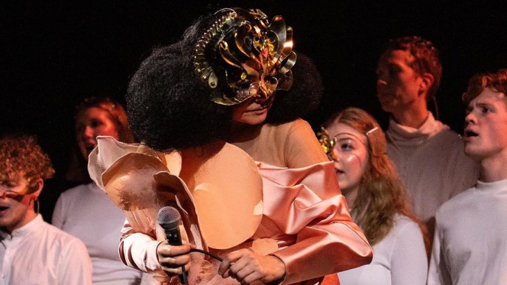 Bjork Ajak Paduan Suara yang Membesarkannya Garap Lagu di Album Baru
