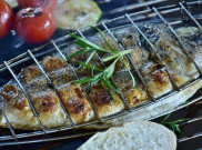 Saat Tersedak Duri Ikan, Ini Tips Ampuh Mengatasinya