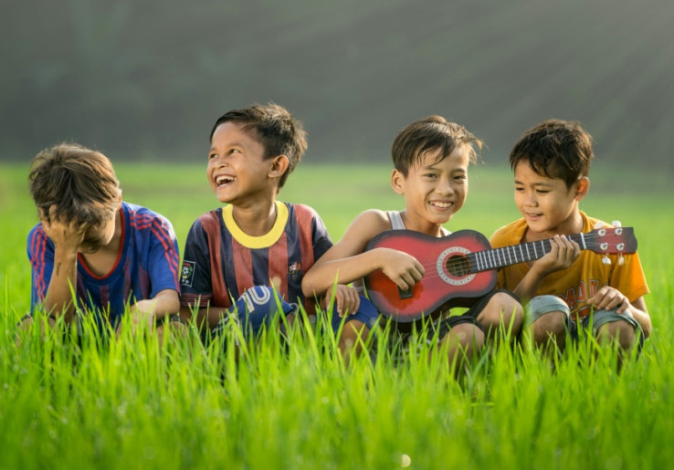Pentingnya Lagu Anak-Anak untuk Tumbuh Kembangnya, Waspadai Nyanyian Berbahasa Asing