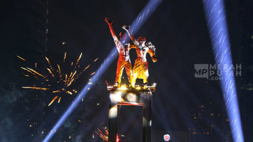 Atraksi Video Mapping Meriahkan Malam Pergantian Tahun Baru 2026 di Bundaran HI Jakarta