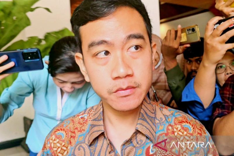 Cawapres nomor urut 2, Gibran Rakabuming Raka, ingin ekonomi Papua terus bertumbuh