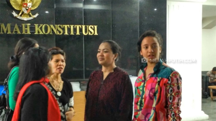MK Tolak Uji Materi Status Kewarganegaran Gloria Hamel