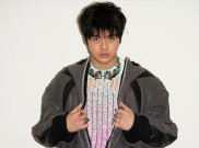 Single SPLIT Gambaran Kisah Cinta LDR Warren Hue