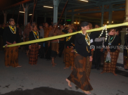 Mendagri Tjahjo Kumolo dan Menteri Susi Ikuti Kirab Malam 1 Suro