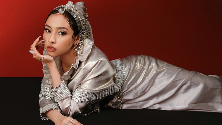 Jinan Laetitia Rilis 'Welcome Back' dengan Lirik Menyentuh dan Nuansa Eksentrik