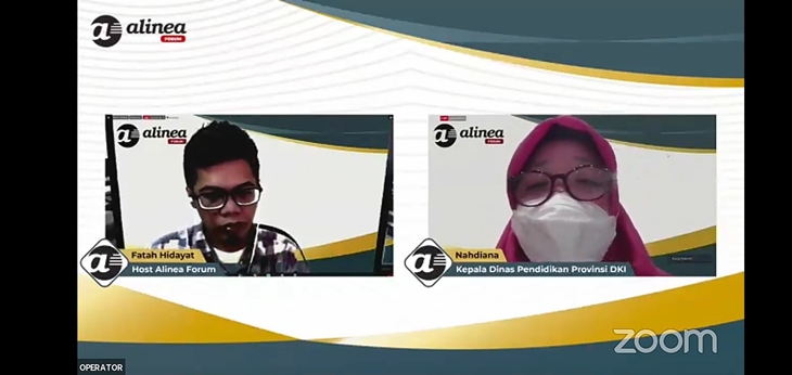 Kepala Disdik DKI Jakarta Nahdiana (kanan) saat menjadi narasumber diskusi virtual yang digelar Alenia.id, Kamis (22/4). (Foto: MP/Istimewa)