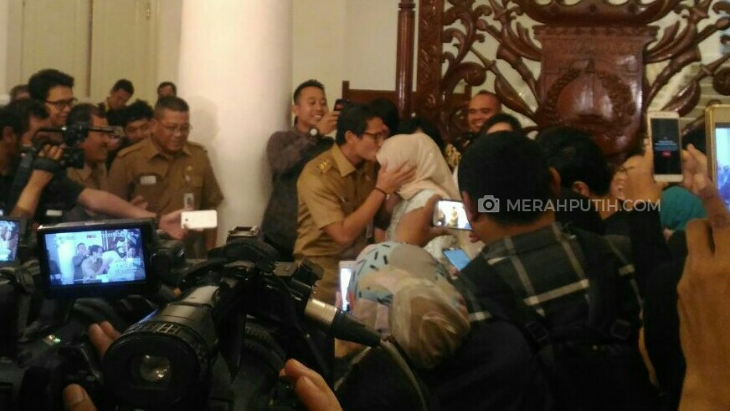 Aksi Romantis Sandiaga Uno di Hari Ulang Tahun Sang Istri