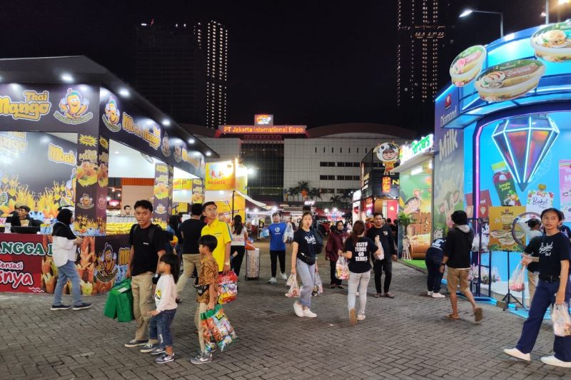 Ngabuburit di Jakarta Lebaran Fair