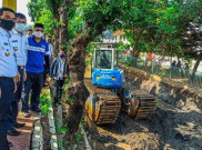 Hujan Minggu Malam, Pemprov DKI Angkut 511 Meter Kubik Sampah