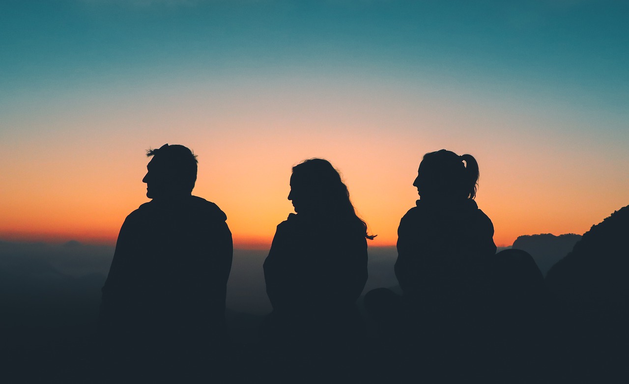Cari pergaulan dengan nilai yang serupa. (Foto pixabay VoyZan)