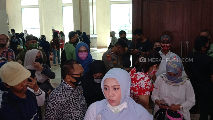 Digeruduk Puluhan Orang Tua Calon Siswa, DPRD Bakal Panggil Disdik DKI