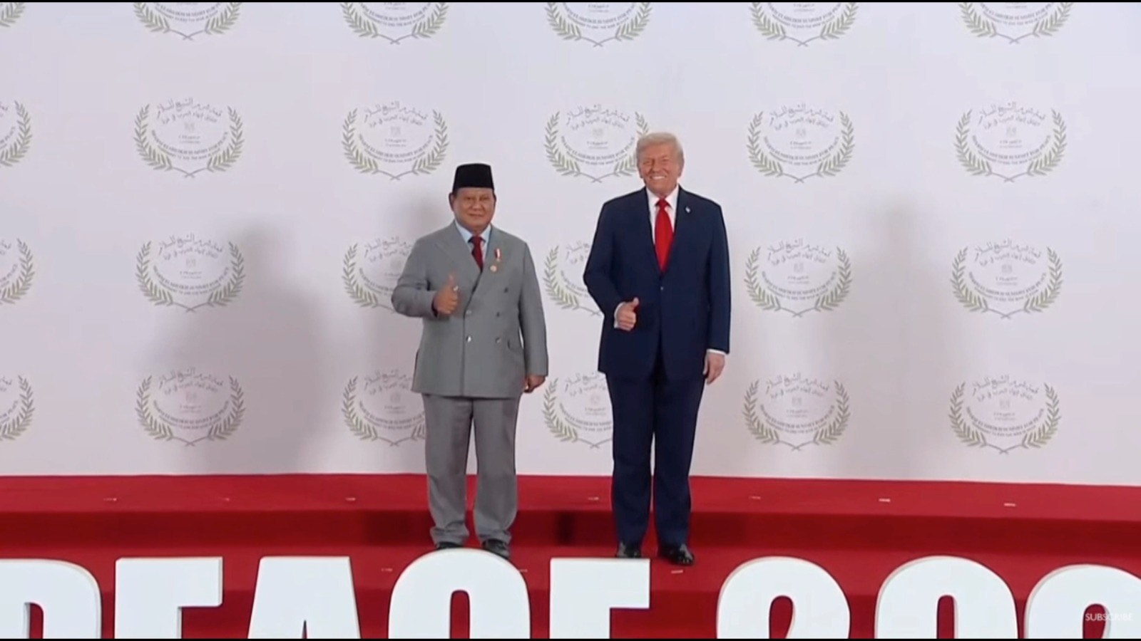 Pose Jempol Prabowo Warnai Sesi Foto Pemimpin Dunia di KTT Perdamaian Gaza