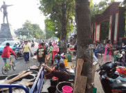Pasar Harjodaksino Ditutup akibat COVID-19, Pedagang Tetap Nekat Jualan