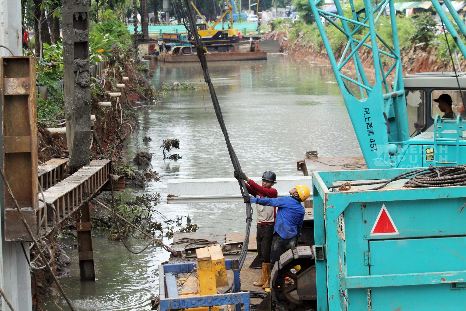 Tanggul Kali Cideng Atas Dipercantik, Proyek Dikebut Sebelum HUT Ke-499 Jakarta