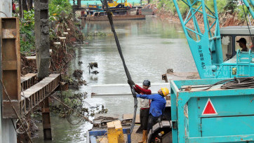 Tanggul Kali Cideng Atas Dipercantik, Proyek Dikebut Sebelum HUT Ke-499 Jakarta