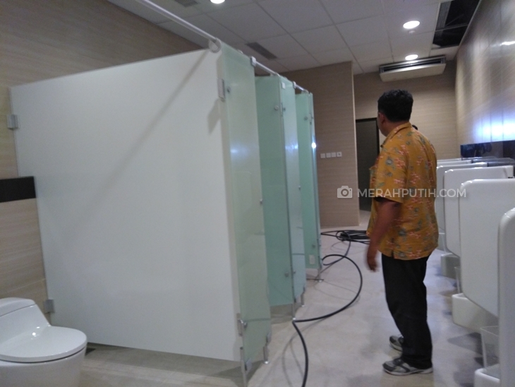 Penampakan toilet bawah tanah