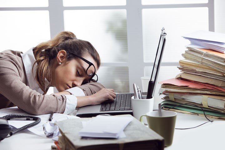 Tidur Setelah Makan Siang Ternyata Juga Ada Manfaatnya